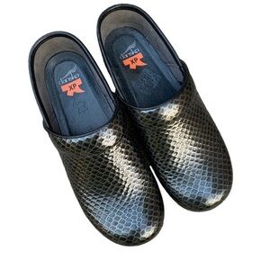 DANSKO XP 7.5-8 Women's Professional Slip on Clogs Work Shoes EU 38. Like new.